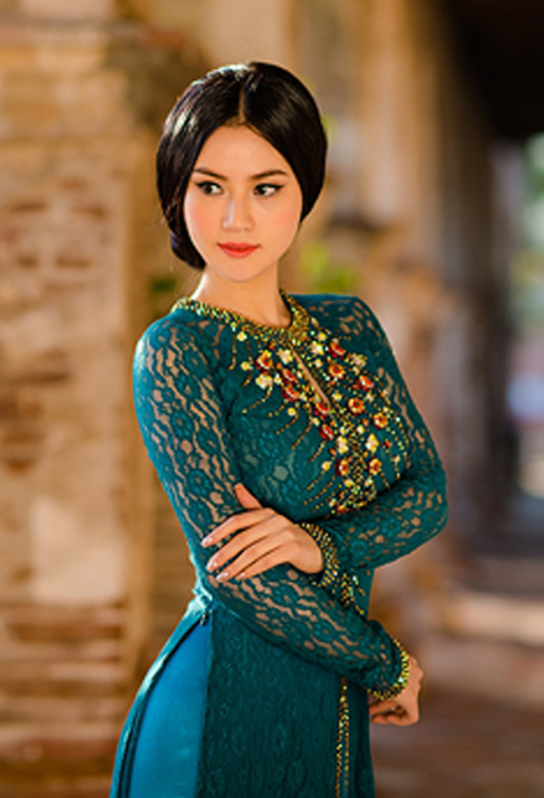 Ao Dai - traditional Vietnamese girl dress - LIM KIM KEONG